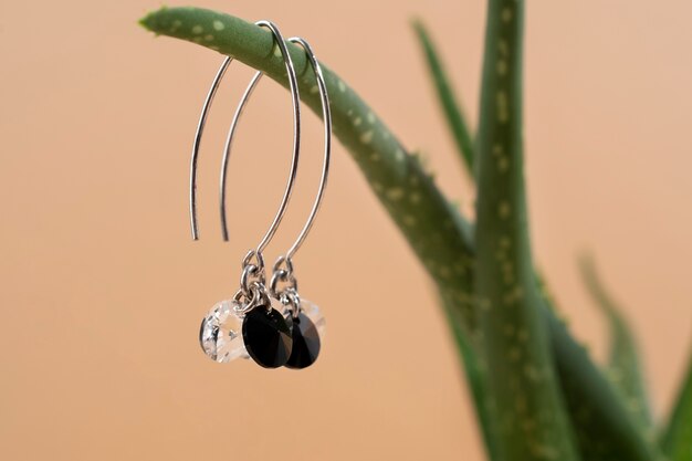 Jak wybrać idealne kolczyki z tytanu dla wrażliwej skóry?