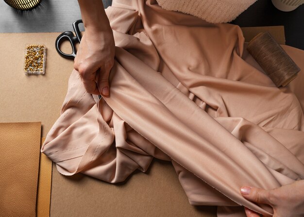 Klucz do elegancji: Jak materiały wpływają na tworzenie wyjątkowych kreacji