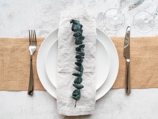 Jak lniane serwetki mogą odmienić wystrój Twojego stołu?