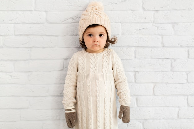 Naturalne materiały a komfort noszenia dziecięcych bluz w stylu boho i skandynawskim