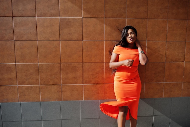 Jak dobrać idealną sukienkę plus size na każdą okazję?